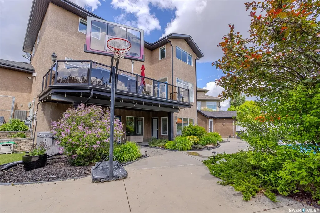 214 Bayfield Place Saskatoon SK S7V 1E3