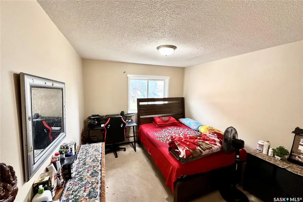 208 Lindsay Place Saskatoon SK S7H 3E6