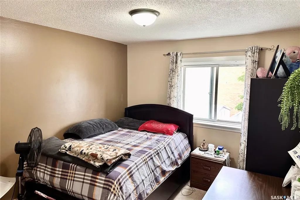 208 Lindsay Place Saskatoon SK S7H 3E6