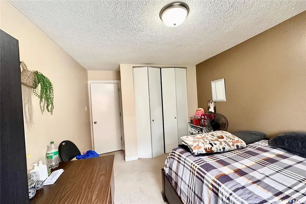 208 Lindsay Place Saskatoon SK S7H 3E6