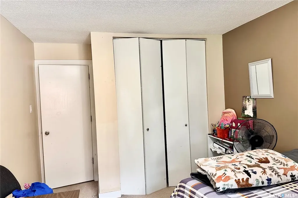 208 Lindsay Place Saskatoon SK S7H 3E6