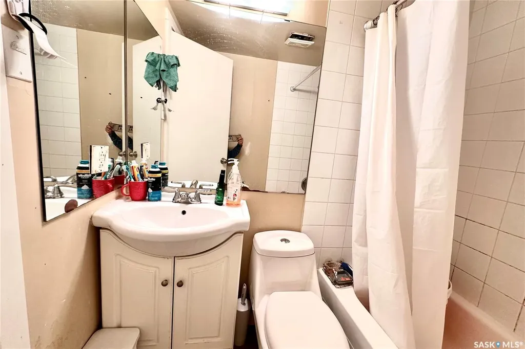 208 Lindsay Place Saskatoon SK S7H 3E6