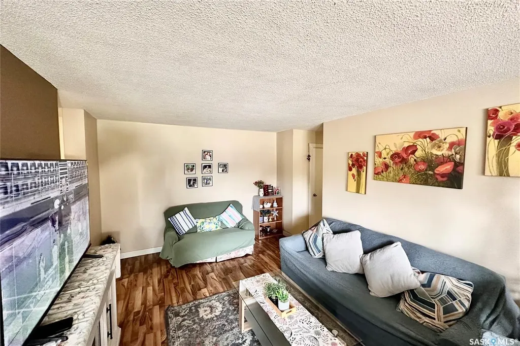 208 Lindsay Place Saskatoon SK S7H 3E6