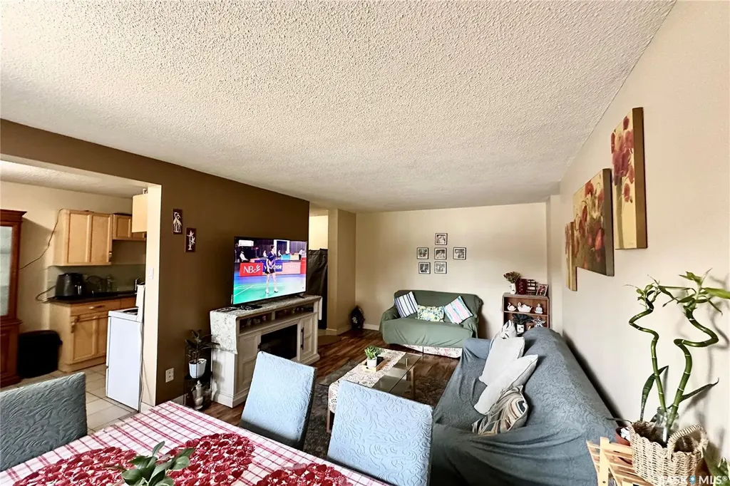 208 Lindsay Place Saskatoon SK S7H 3E6