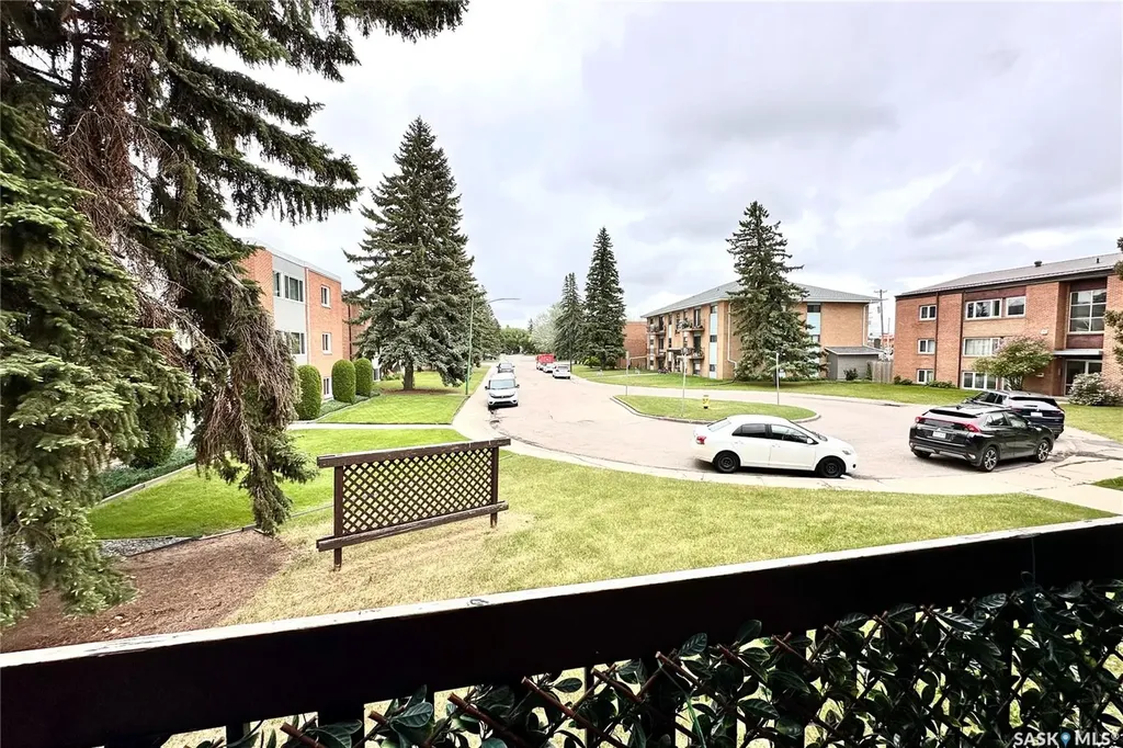 208 Lindsay Place Saskatoon SK S7H 3E6