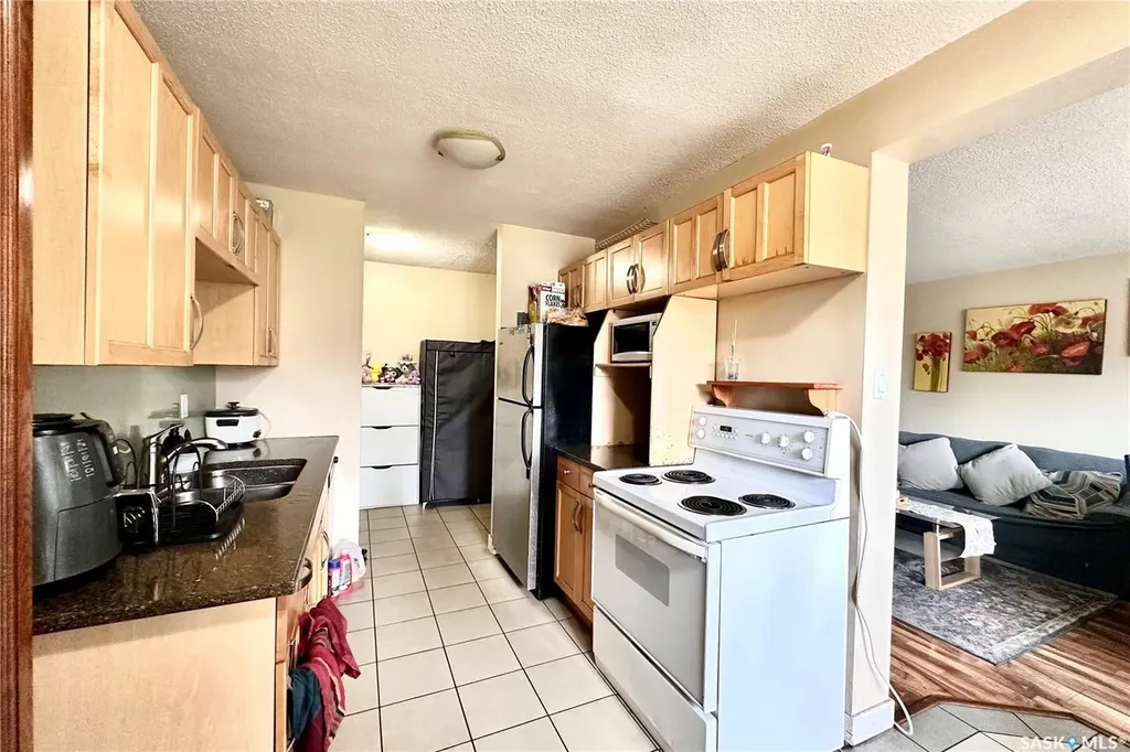 208 Lindsay Place Saskatoon SK S7H 3E6