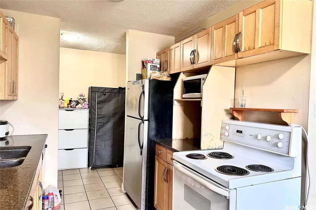208 Lindsay Place Saskatoon SK S7H 3E6