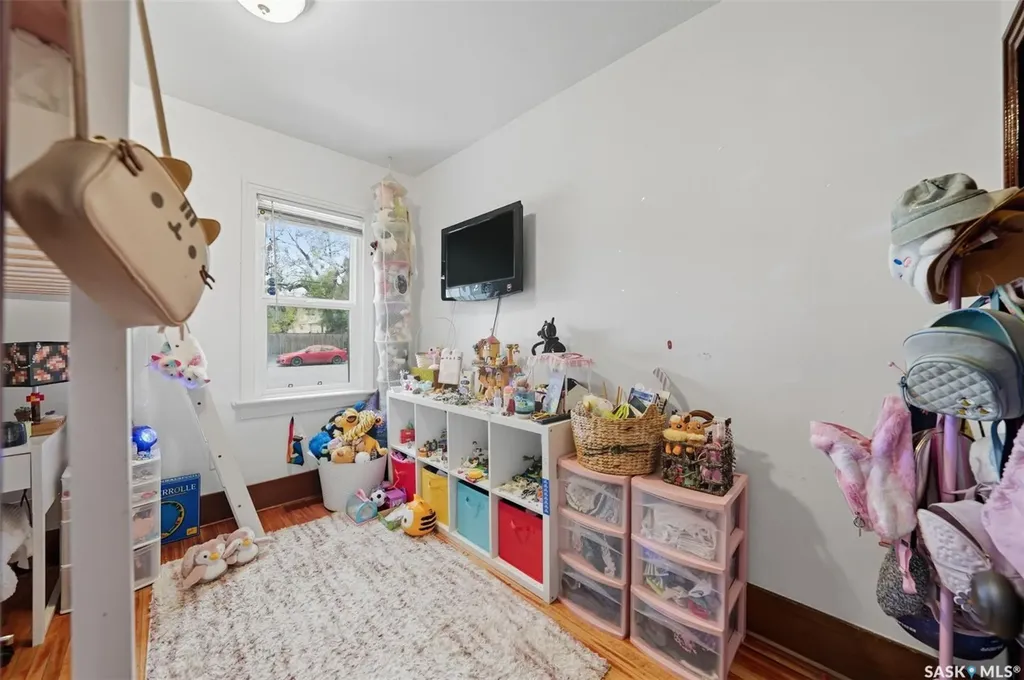 416 Taylor Street W Saskatoon SK S7M 0C8