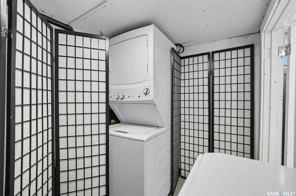 416 Taylor Street W Saskatoon SK S7M 0C8