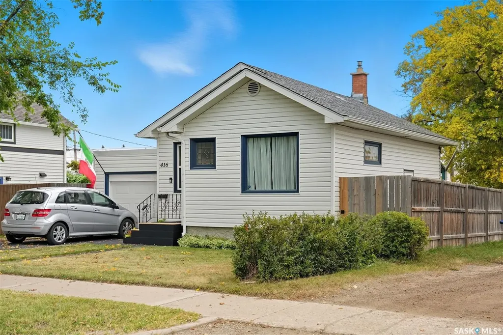 416 Taylor Street W Saskatoon SK S7M 0C8