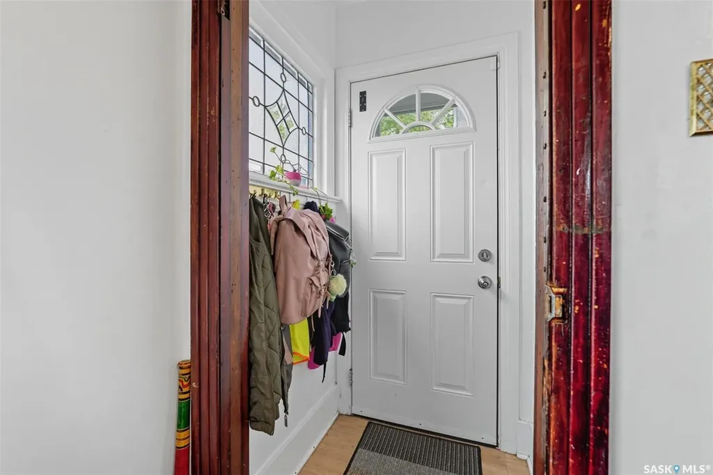416 Taylor Street W Saskatoon SK S7M 0C8