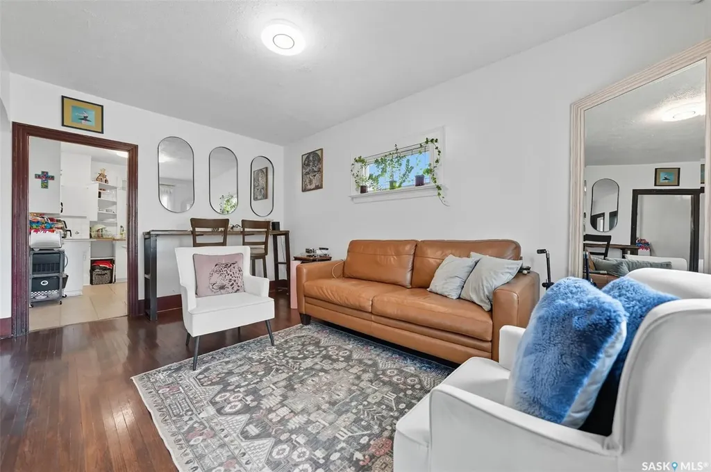 416 Taylor Street W Saskatoon SK S7M 0C8