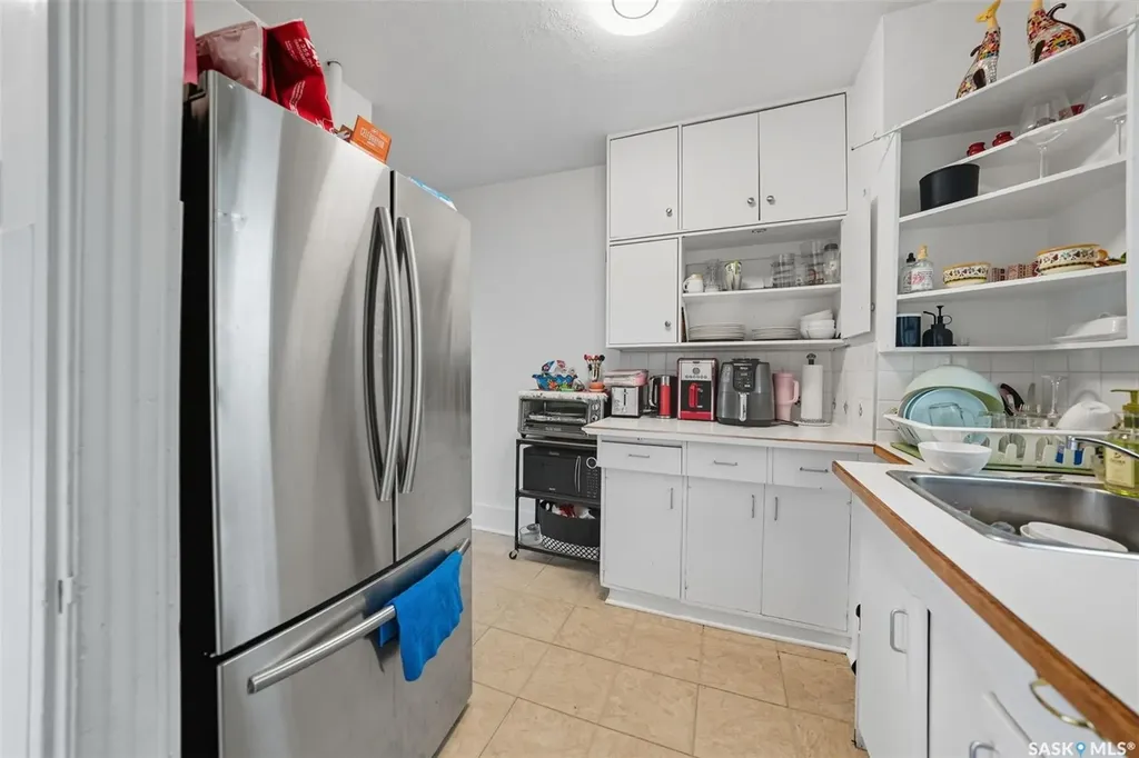 416 Taylor Street W Saskatoon SK S7M 0C8