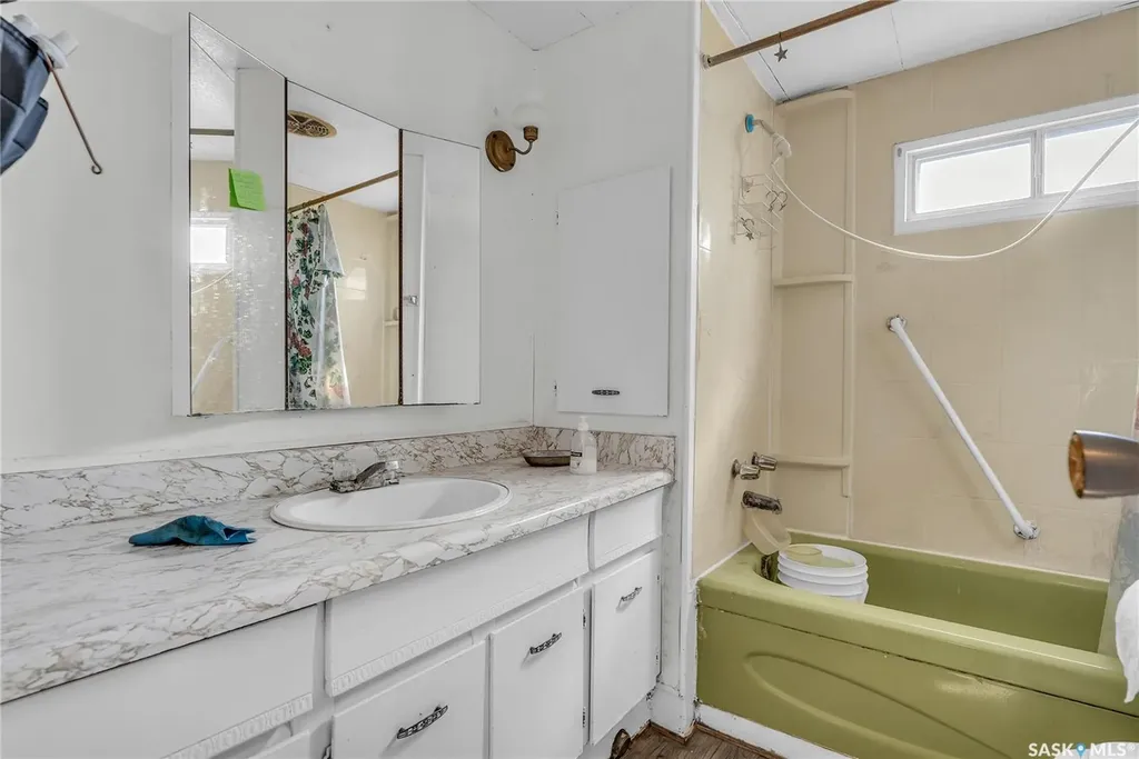 702 3rd Street Kenaston SK S0G 2N0