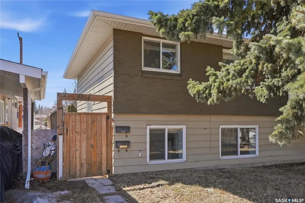 2614 7th Street E Saskatoon SK S7H 1A5
