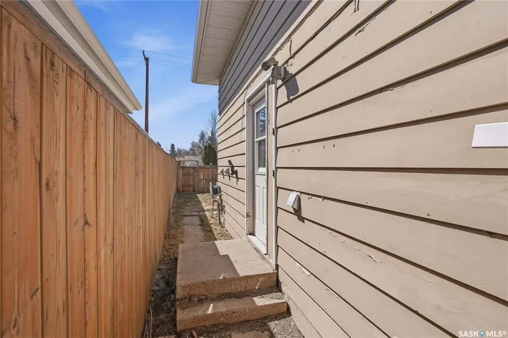 2614 7th Street E Saskatoon SK S7H 1A5