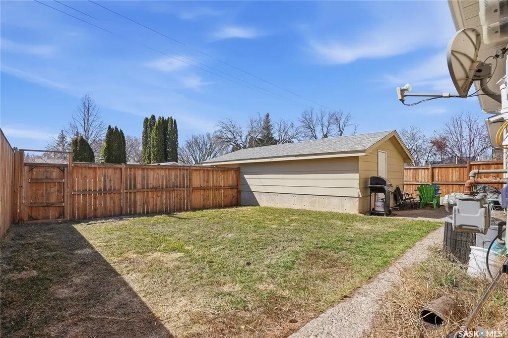 2614 7th Street E Saskatoon SK S7H 1A5