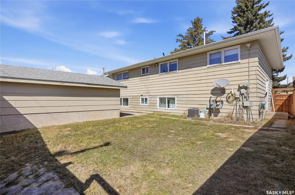 2614 7th Street E Saskatoon SK S7H 1A5