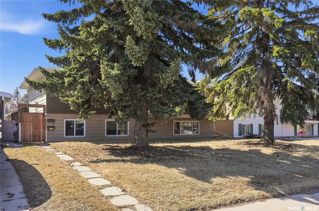 2614 7th Street E Saskatoon SK S7H 1A5