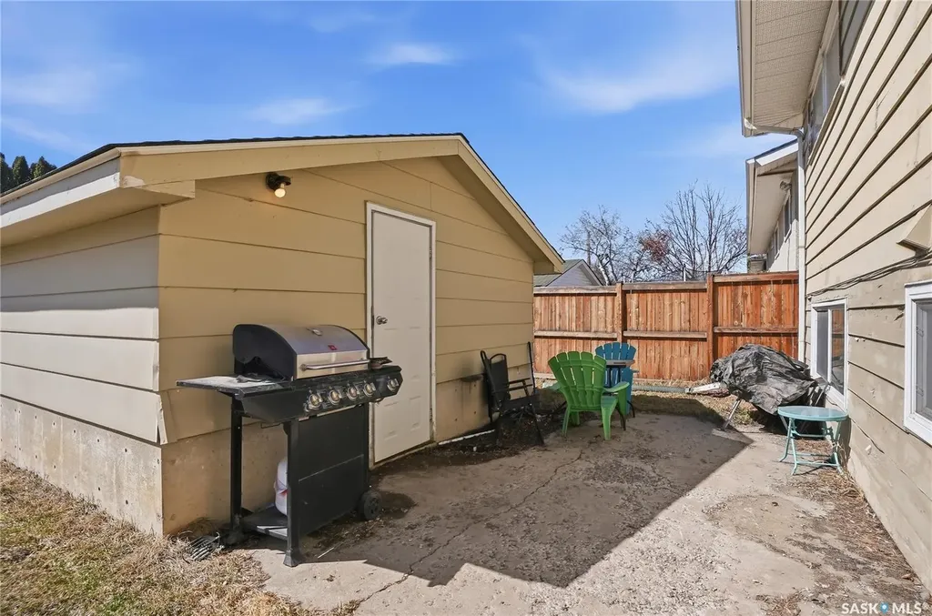 2614 7th Street E Saskatoon SK S7H 1A5