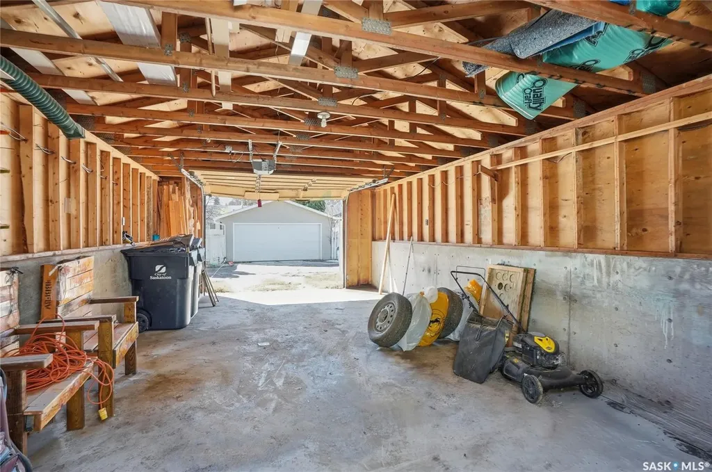 2614 7th Street E Saskatoon SK S7H 1A5