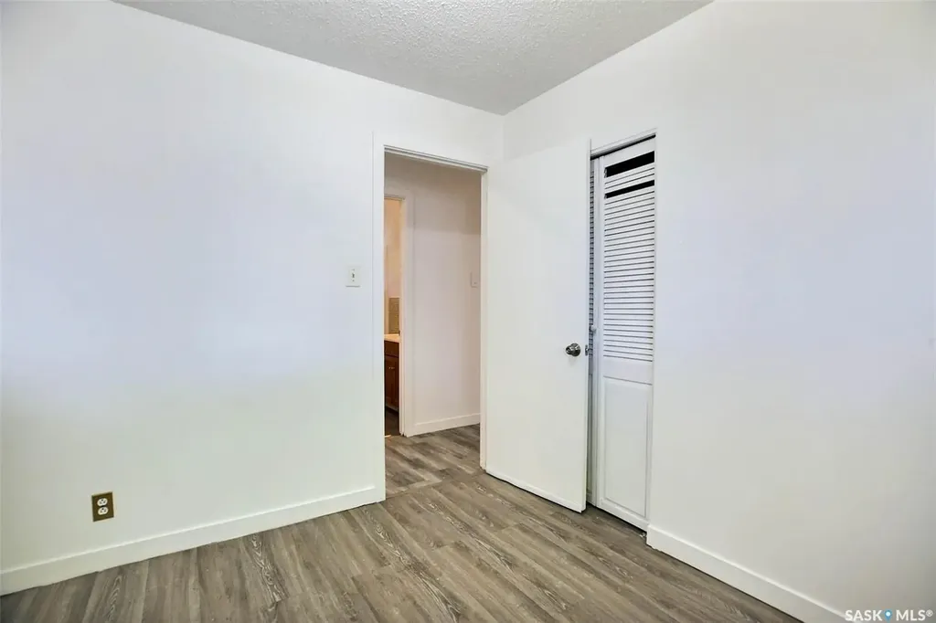 243 Smith Street N Regina SK S4R 3B5