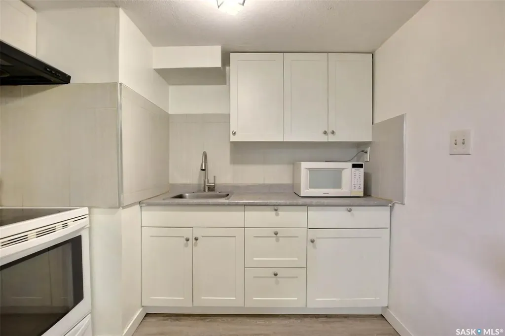 243 Smith Street N Regina SK S4R 3B5