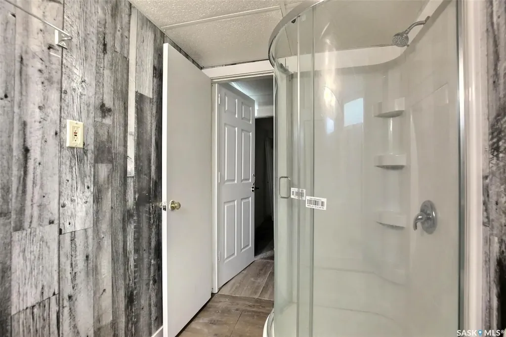 243 Smith Street N Regina SK S4R 3B5
