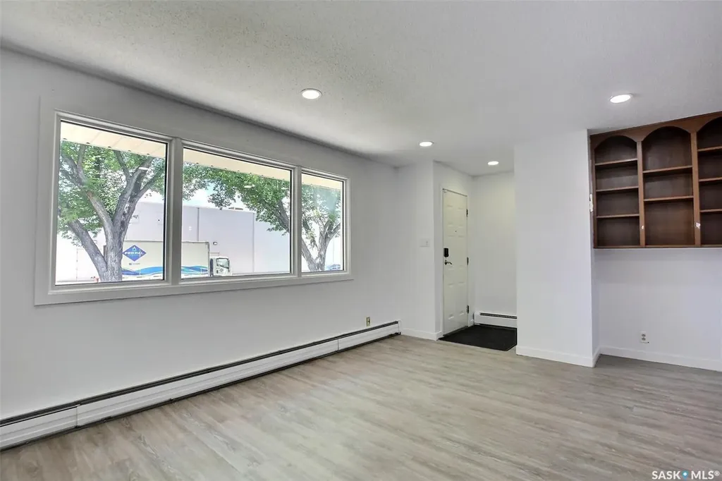 243 Smith Street N Regina SK S4R 3B5