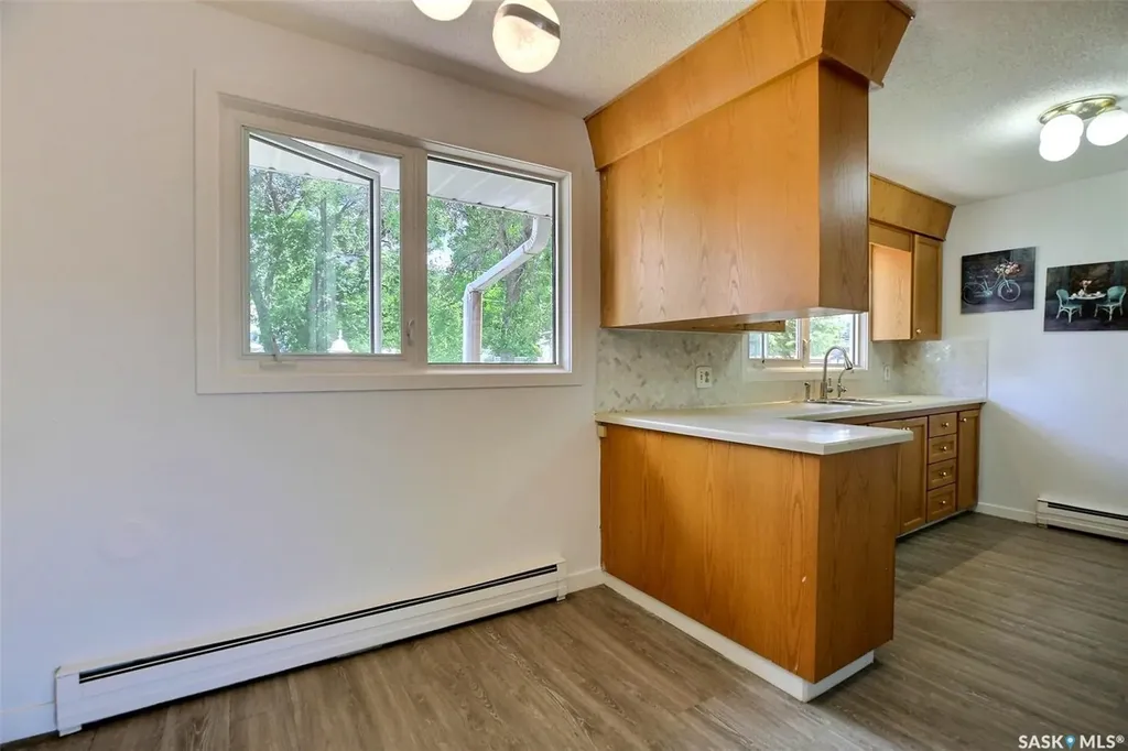 243 Smith Street N Regina SK S4R 3B5