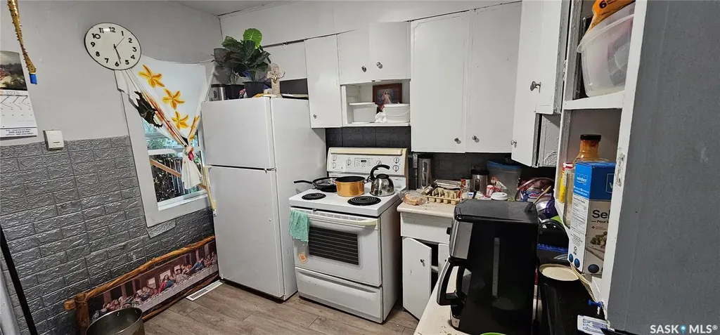 127 M Avenue S Saskatoon SK S7M 2K1
