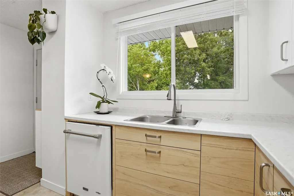 18 Fisher Street Regina SK S4N 1N6