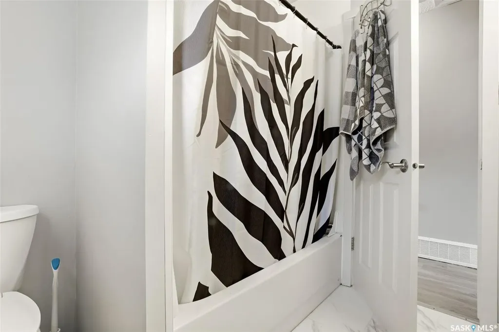 18 Fisher Street Regina SK S4N 1N6
