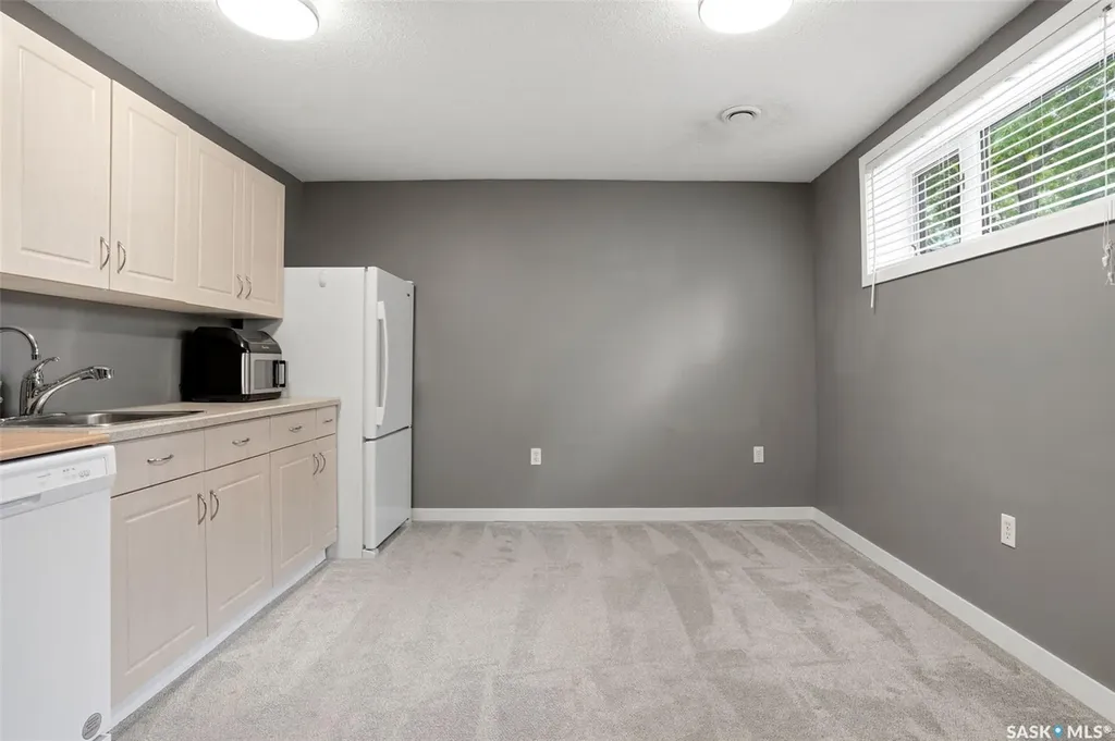 18 Fisher Street Regina SK S4N 1N6