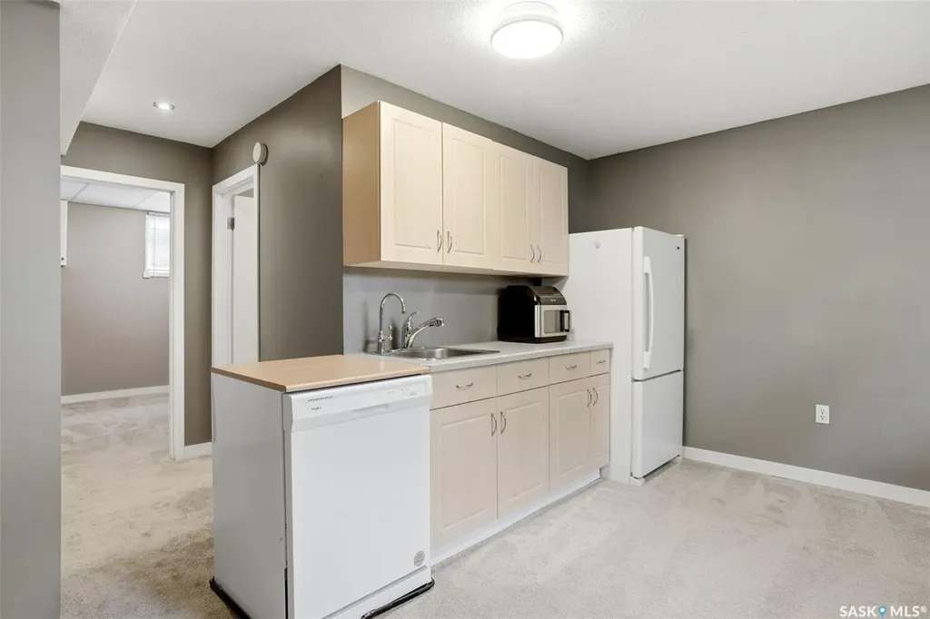 18 Fisher Street Regina SK S4N 1N6