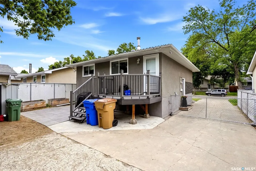 18 Fisher Street Regina SK S4N 1N6