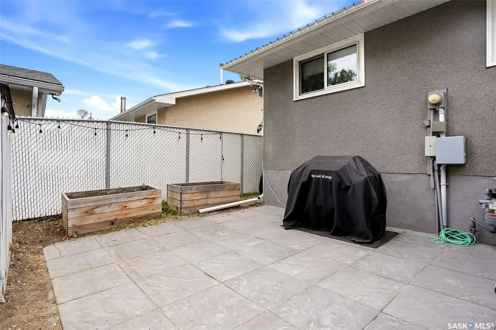 18 Fisher Street Regina SK S4N 1N6