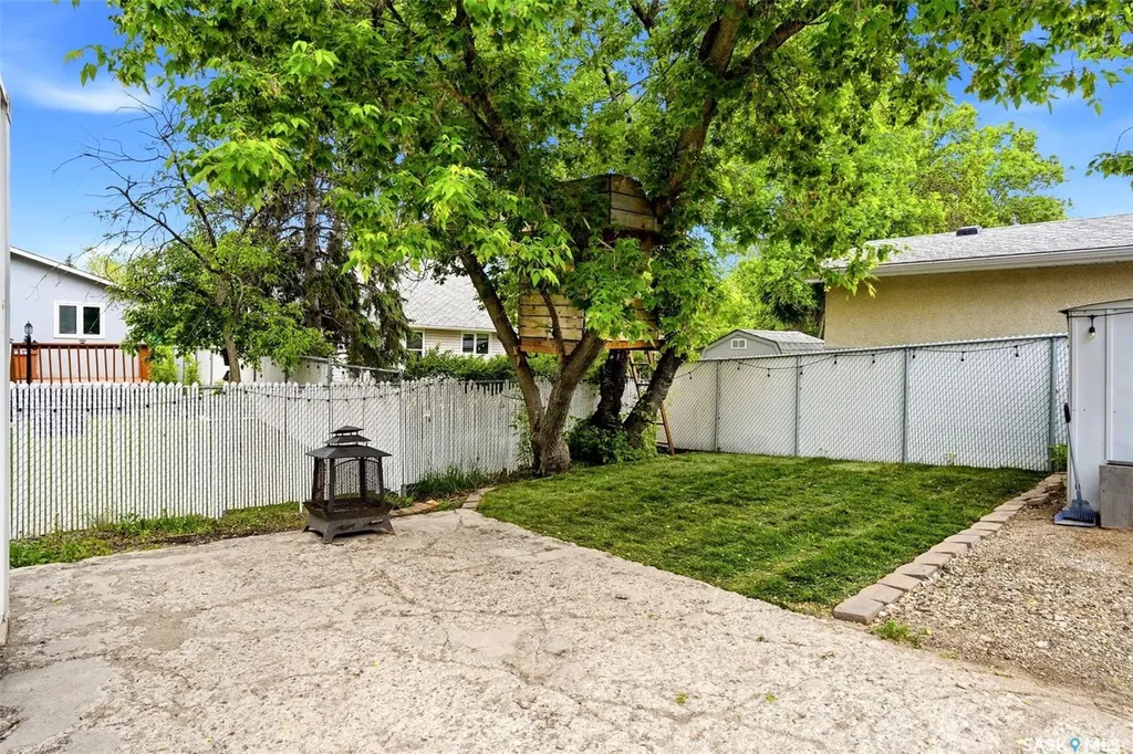 18 Fisher Street Regina SK S4N 1N6