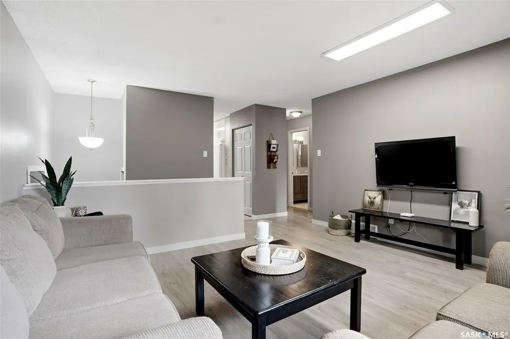 18 Fisher Street Regina SK S4N 1N6