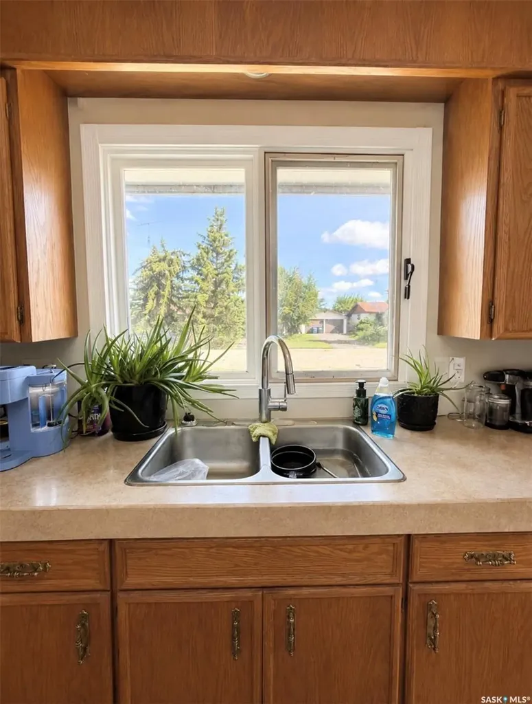915 Maple Drive Esterhazy SK S0A 0X0