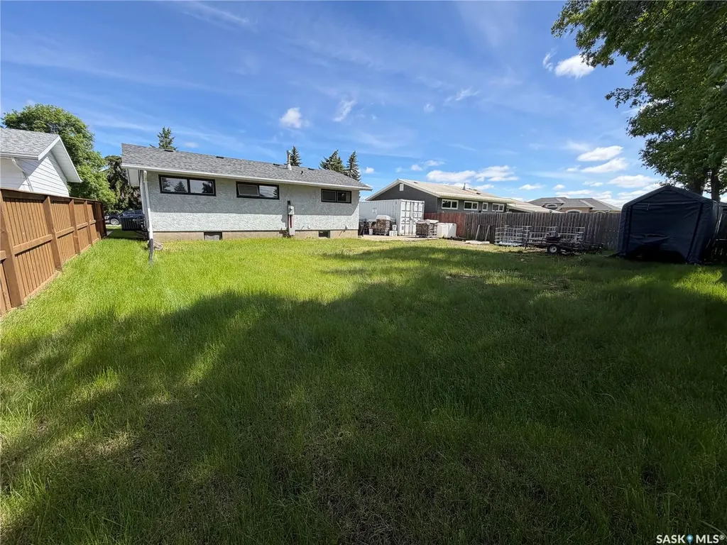 915 Maple Drive Esterhazy SK S0A 0X0