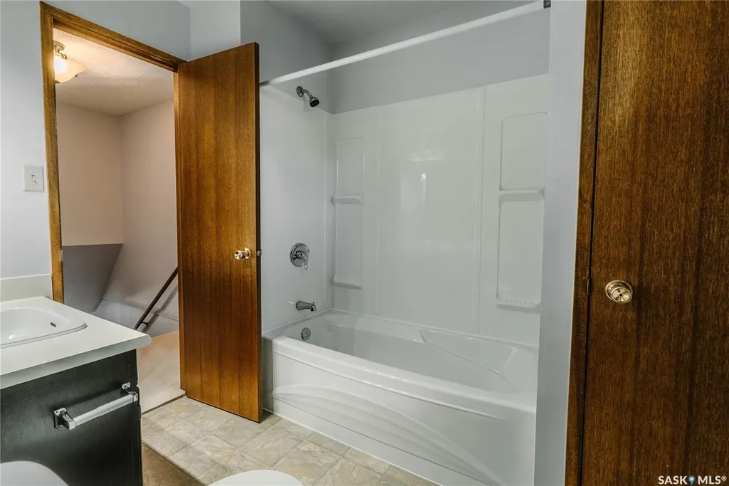 758 Lenore Drive Saskatoon SK S7K 6A8