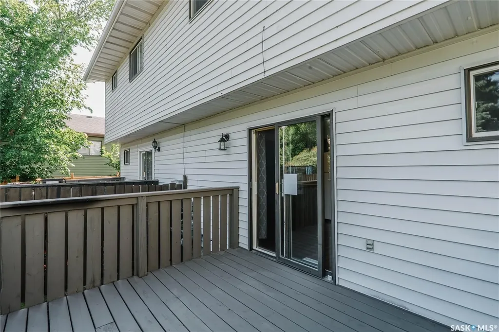 758 Lenore Drive Saskatoon SK S7K 6A8