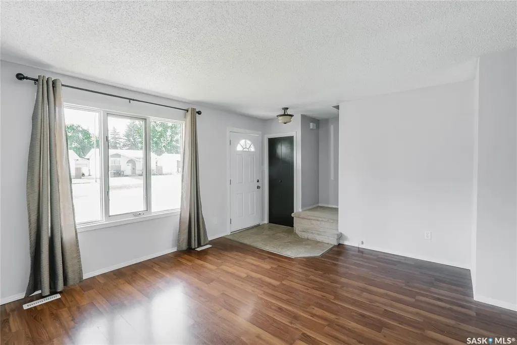 758 Lenore Drive Saskatoon SK S7K 6A8