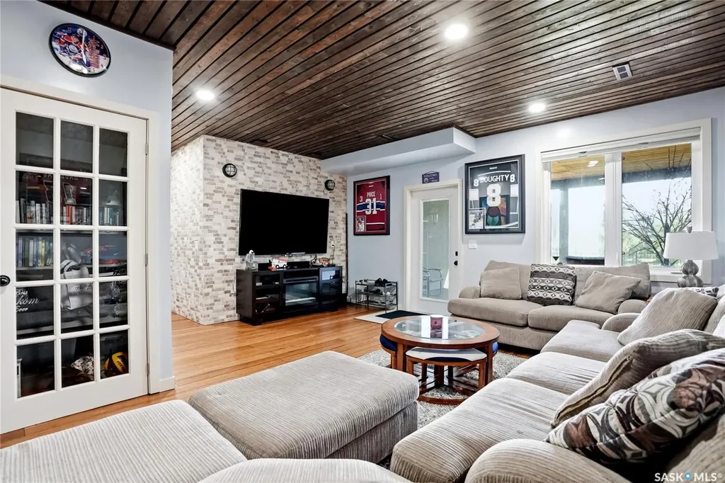238 Greenfield Crescent Saskatoon SK S7R 0B6