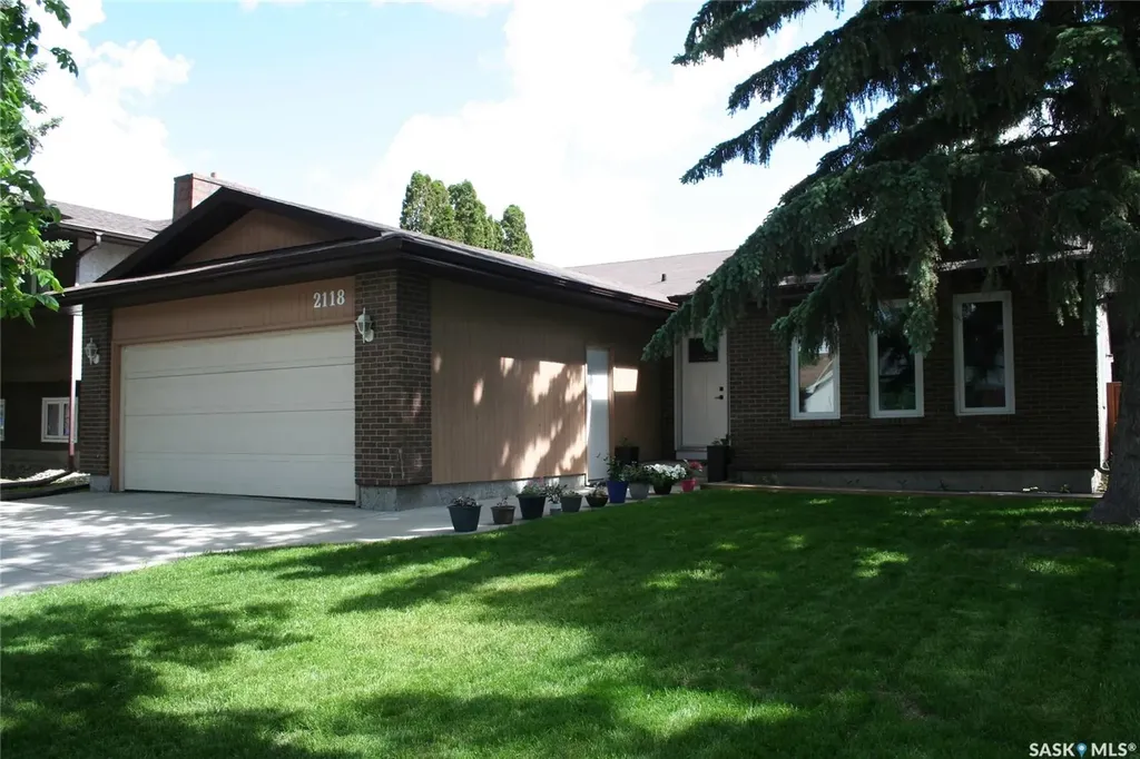 2118 Elderkin Drive E Regina SK S4V 1N7
