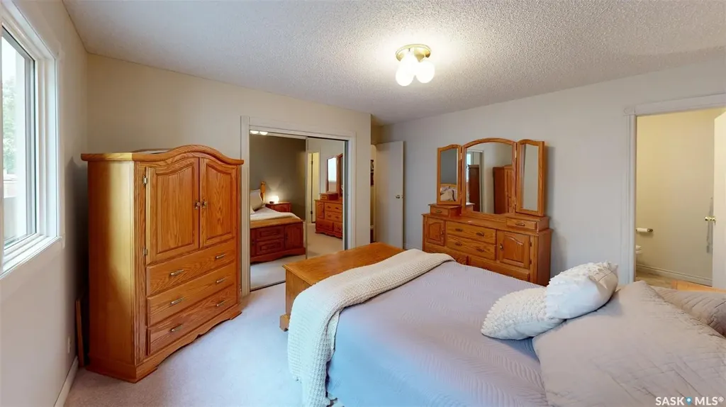 2118 Elderkin Drive E Regina SK S4V 1N7