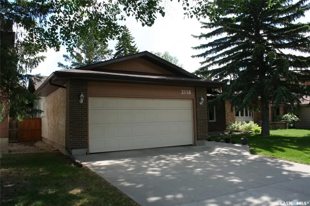 2118 Elderkin Drive E Regina SK S4V 1N7
