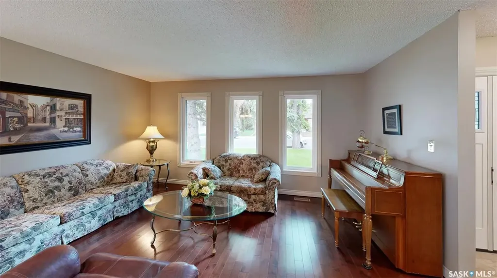 2118 Elderkin Drive E Regina SK S4V 1N7