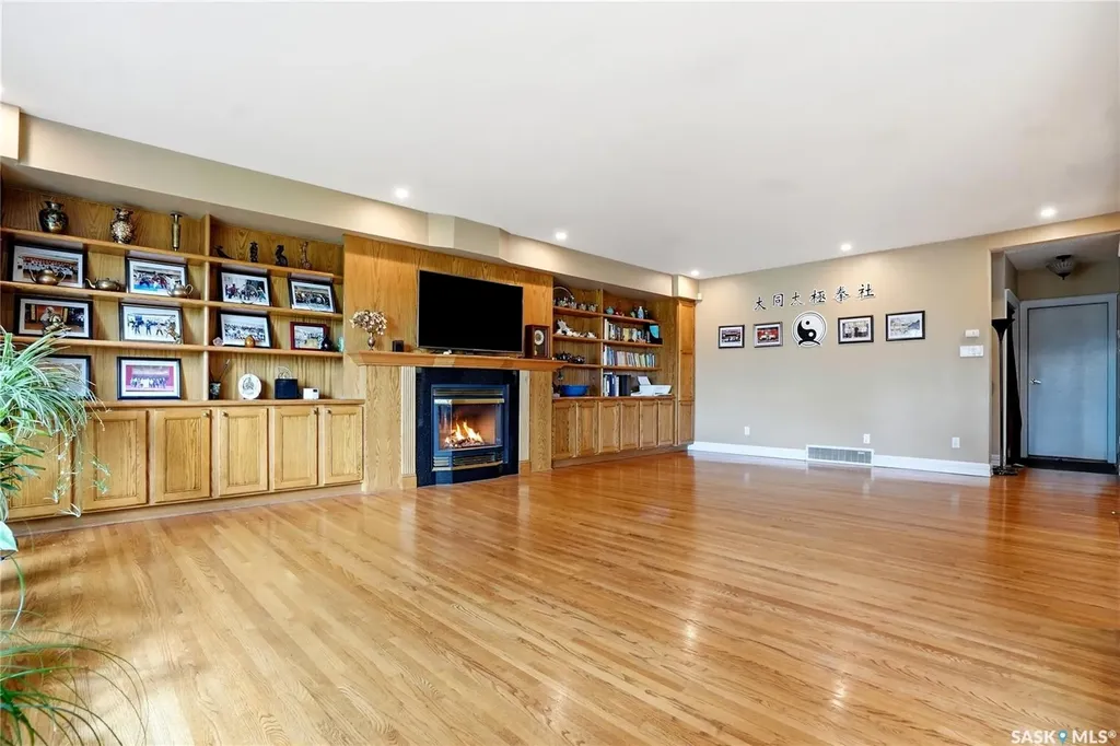 130 Mulcaster Crescent Saskatoon SK S7N 4A7